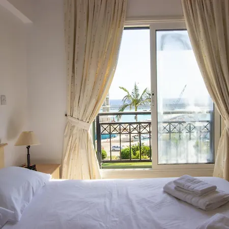 Frontline Sea-view *