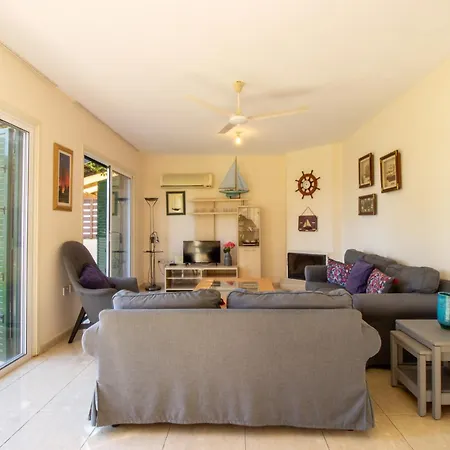 Frontline Sea-view *