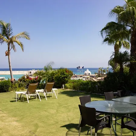 Frontline Sea-view Holiday home *